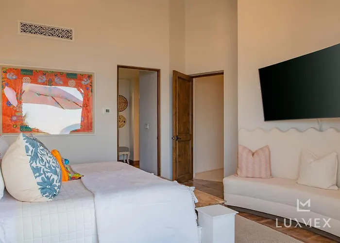 Beautiful 5 Bd Del Mar Staffed & Steps From The Villa San Jose del Cabo