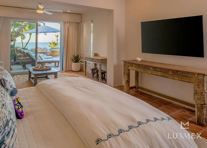 Beautiful 5 Bd Del Mar Staffed & Steps From The *