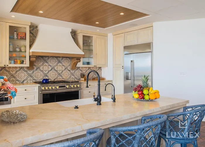 Beautiful 5 Bd Del Mar Staffed & Steps From The * San Jose del Cabo
