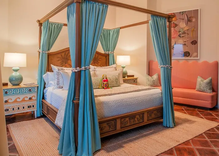 Beautiful 5 Bd Del Mar Staffed & Steps From The *