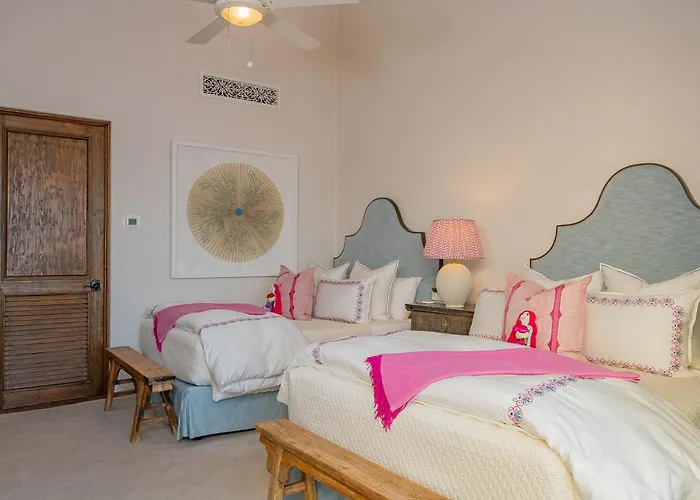 Beautiful 5 Bd Del Mar Staffed & Steps From The *