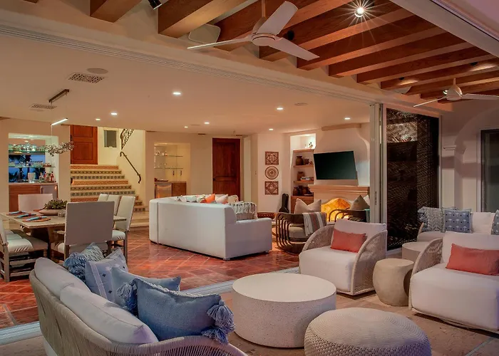 Beautiful 5 Bd Del Mar Staffed & Steps From The San Jose del Cabo